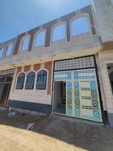 بيت في وسط الخدمات والاسوقفي صنعا