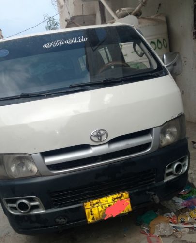 للبيع باص بلكه نضيف 2006