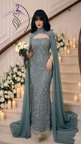 فستان سهرة راقٍ مطرّز