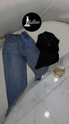 طقم ناعم وانيق*  .وانتِ فِراشة لا