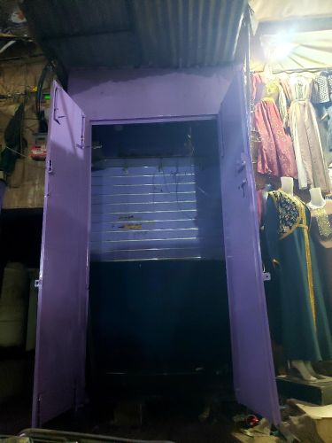 صندقة مجهزة بالديكور والاضائة