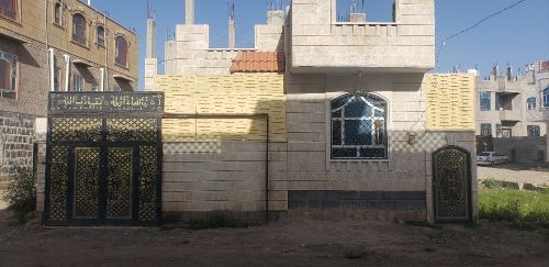 للبيع فله فاخرة في حي راقي وبسعر