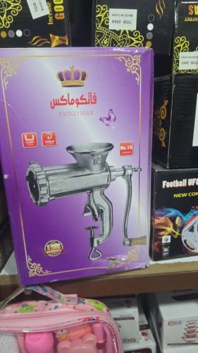 مفرمة لحم يدوية من ماركة فاتكو م