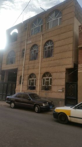 بيت للبيع في حي الزراعه ب110م جدي