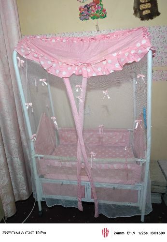 سرير اطفال