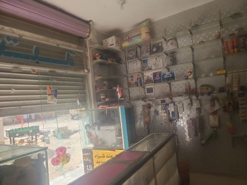 باب زجلج ورفوف زجاج مع ماسات