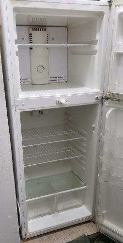 ثلاجة