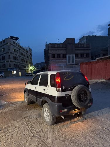 دايهاتسو تروس  موديل 2006.