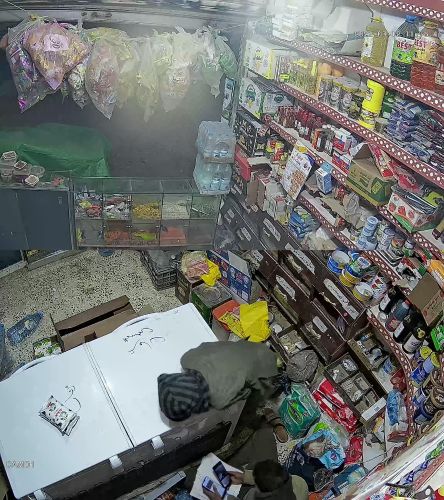 المطلوب عا مل بقالة