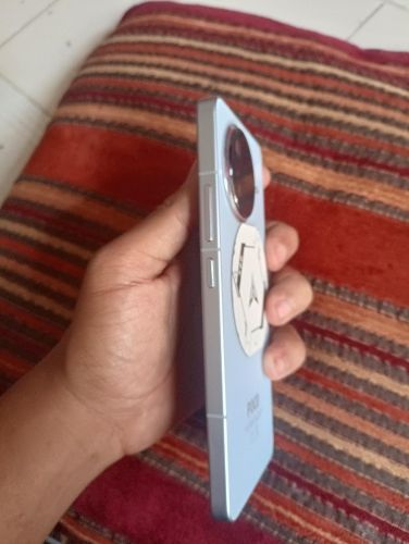 هاتف POCO F7 pro