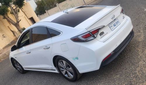 هيونداي سوناتا هايبرد  plug in