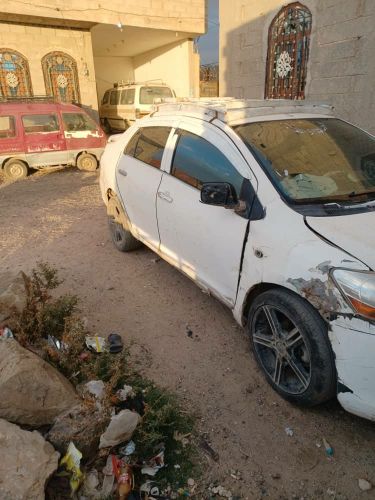 للبيع يارس موديل 2009 جير عادي