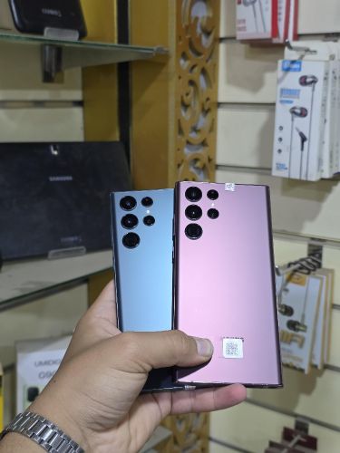 الحقو العرض جلاكسي S22 الترا