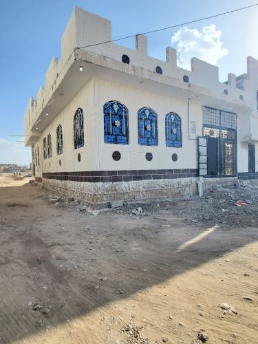 بين ركني للبيع قريب جدا من الخدما