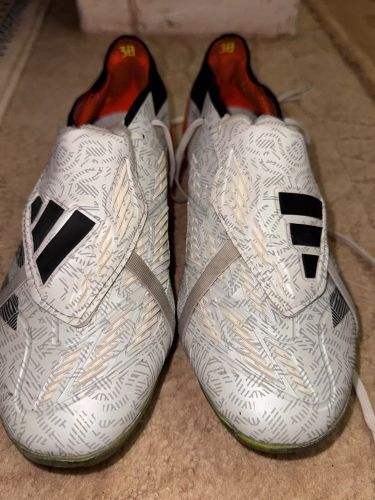 بوتي adidas predator مقاس 42