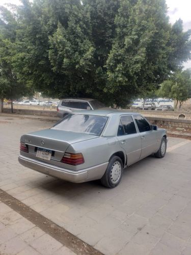 مرسديس اربعة بستون اتمتيك بلا