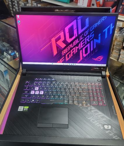 وحش الألعاب من ASUS ROG G712