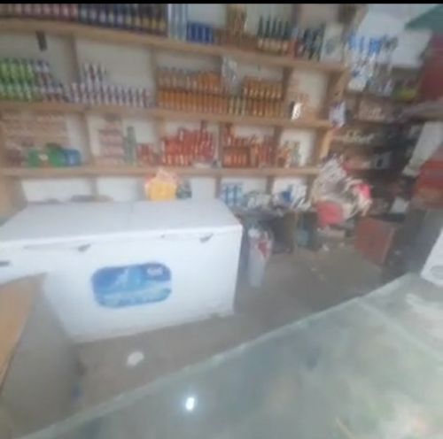 بقالة للبيع
