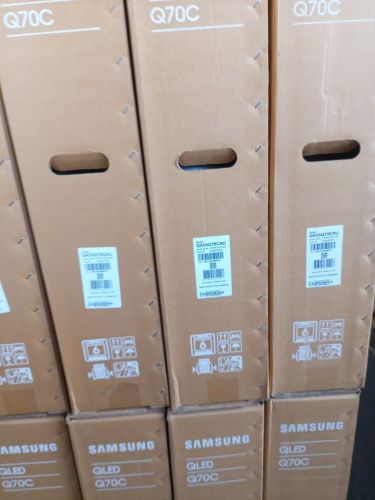 شاشة سامسونج الجيل الثامن 690$