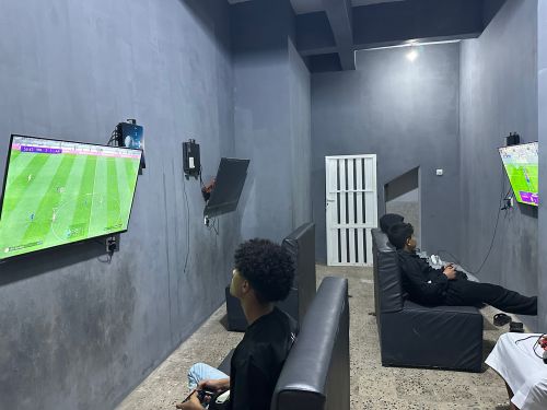 بيع محل بلاي ستيشن متكامل 