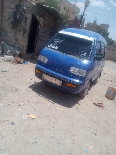باص دايو موديل 2006بضاعه نظيف كرت