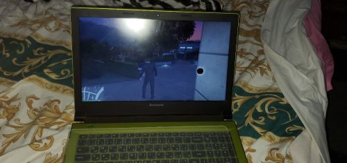 لابتوب Lenovo IdeaPad مستخدم