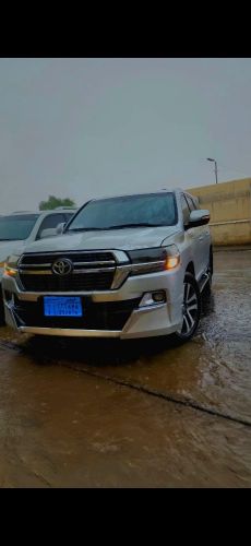 استأجر اي سياره تخطر ببالك