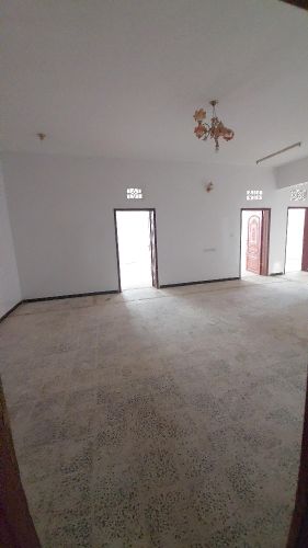 شقة واسعة على شارع رئيسي للإيجار