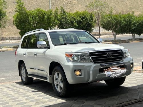 لاندكروزر 2014 GXR فل كامل زيرووو